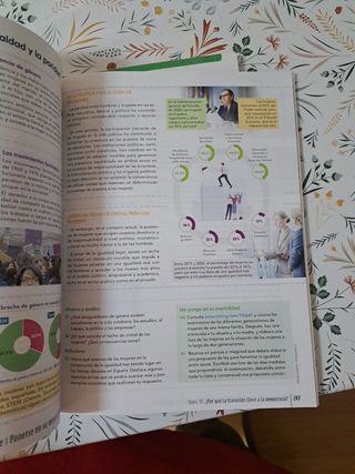 GEOGRAFIA E HISTORIA 4 (4.1-4.2) HH (CER)