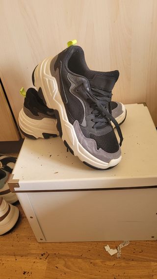 Zapatillas Bershka - negras y grises