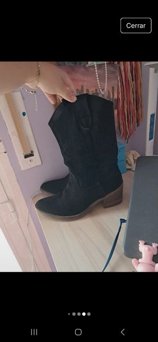 Botas cowboy negras
Poco usadas. En buen estado.
