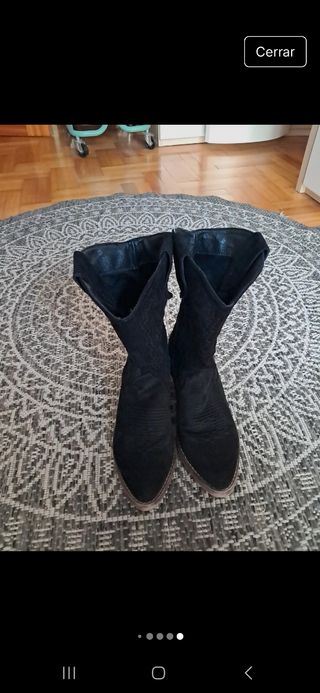 Botas cowboy negras
Poco usadas. En buen estado.
