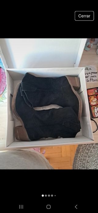 Botas cowboy negras
Poco usadas. En buen estado.
