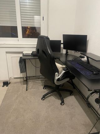Scrivania da gioco nera a forma di L