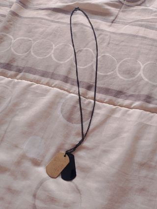 Collar con dije - Cadena negra