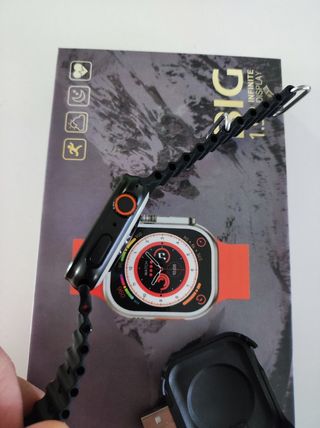 Vendo smartwatch Z66 ULTRA, in ottime condizioni. 