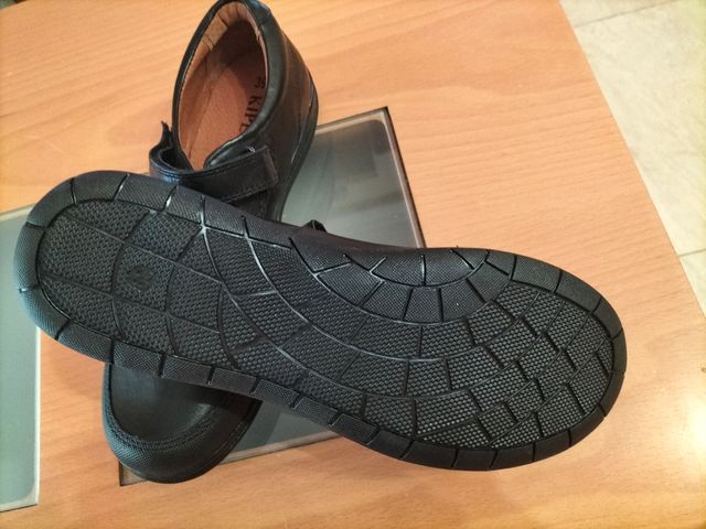 Zapatos colegiales niña talla 39.