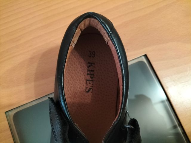 Zapatos colegiales niña talla 39.