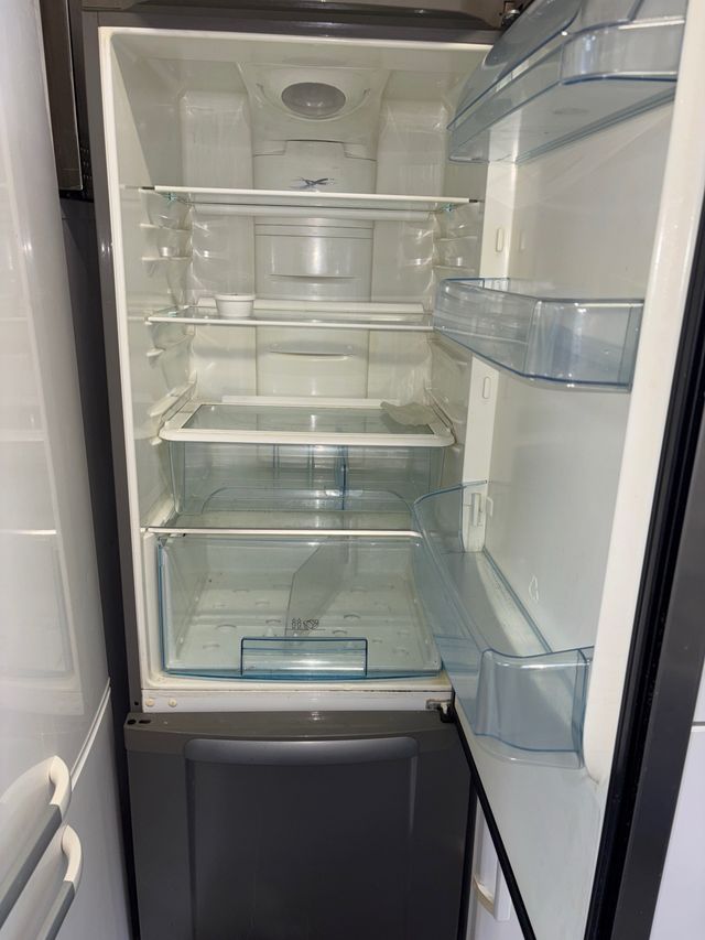 Nevera Electrolux 185x60cm