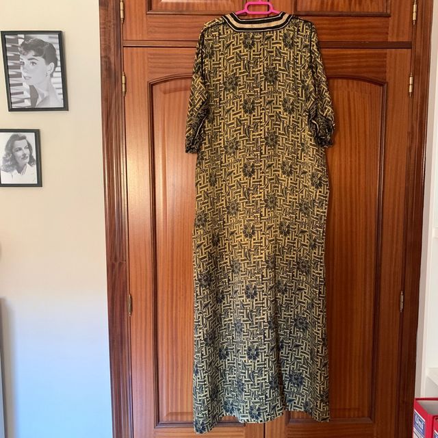 Chilaba negra y verde oliva