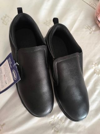Zapatillas negras trabajo y hostelería talla 40