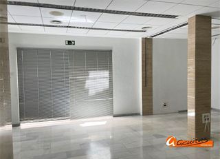Local comercial en venta en Archidona