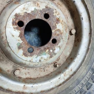 Rueda Vespa antigua oxidada