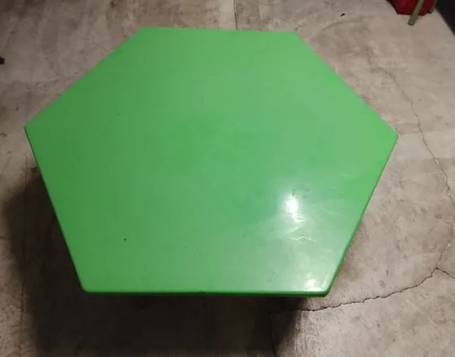 Tavolo per bambini esagonale verde per 6 giochi per bambini