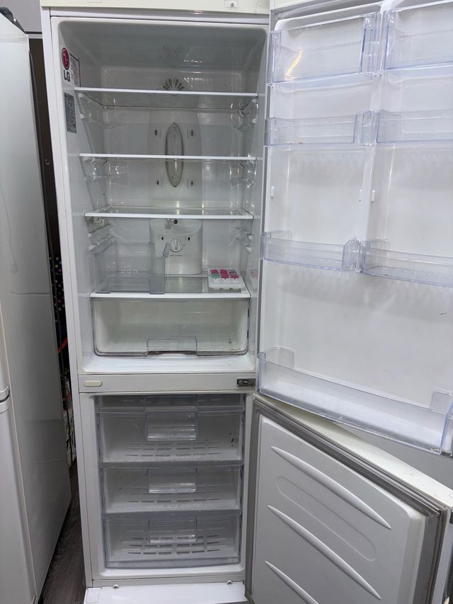 Nevera LG 185"x60 - No Frost