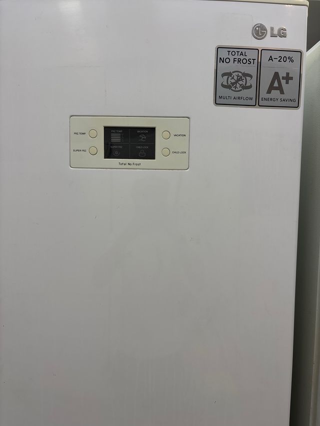 Nevera LG 185"x60 - No Frost