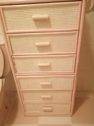 Mueble baño mimbre rosa