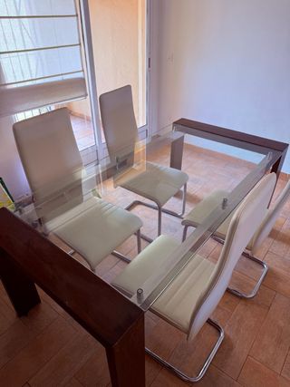 Mesa cristal 4 sillas - Comedor