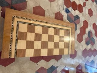 Mesa de ajedrez de madera gigante