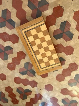 Mesa de ajedrez de madera gigante