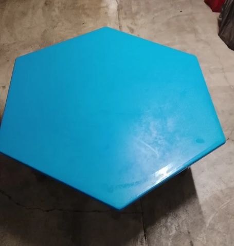 Tavolo per bambini esagonale blu per 6 giochi per bambini