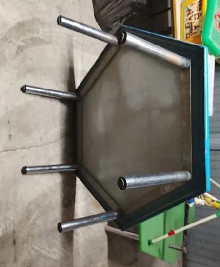 Tavolo per bambini esagonale blu per 6 giochi per bambini