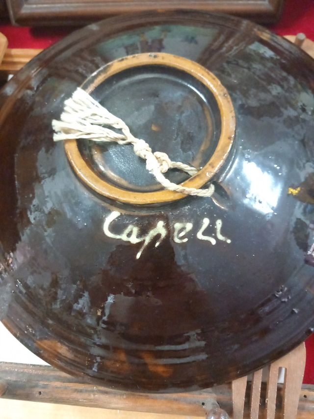 Platos cerámica pintados a mano y azulejos