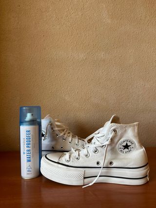 Converse con plataforma-Blancas+ spray protector 
