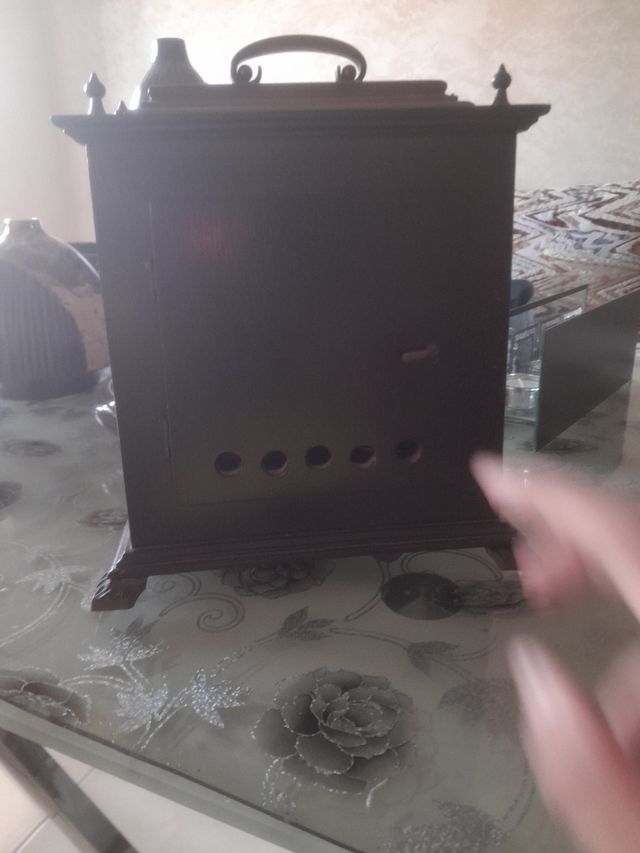 Reloj antiguo de madera