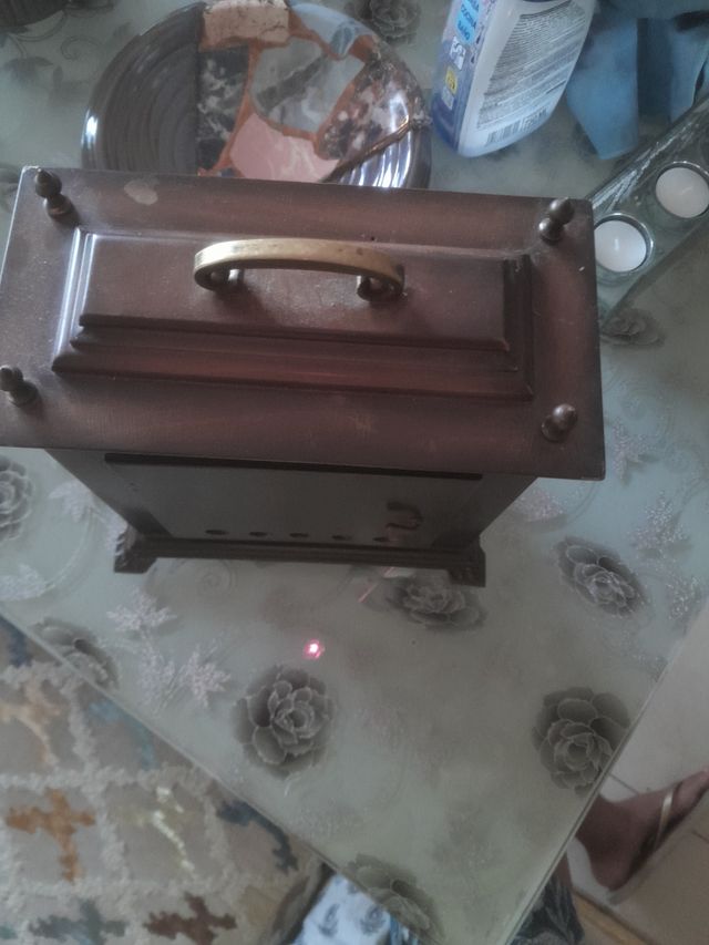 Reloj antiguo de madera