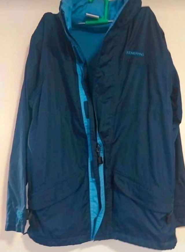 Chubasquero niño K-Way azul marino La talla es 15