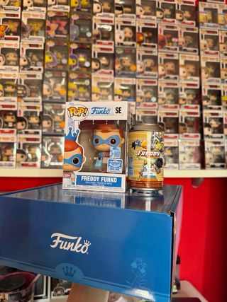 Funko Freddy Funko SE + Lattina