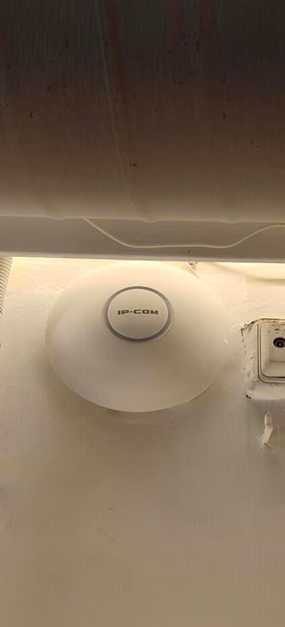 Instalación wifi Madrid, cableado UTP, seguridad.