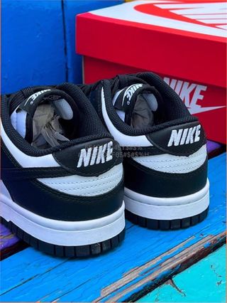 Sneakers mujer casual pareja de moda
