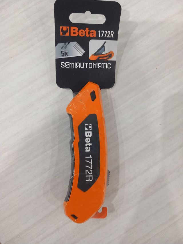 Taglierino Beta 1772R semiautomatico
