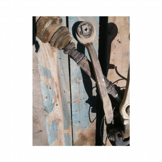 Brazo suspension inferior delantero izquie
