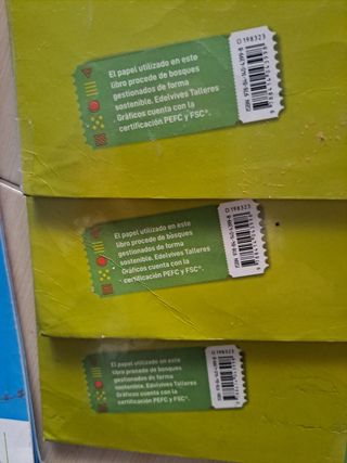 Libros de 6° primaria.
Mates, Lengua, Cono, relig