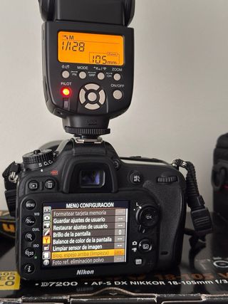 Urge vender!! Nikon D7200 + Objetivo 18-105 VR