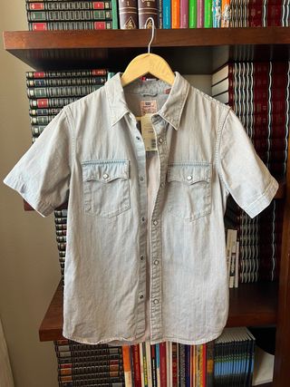 Camisa Levis denim celeste manga corta