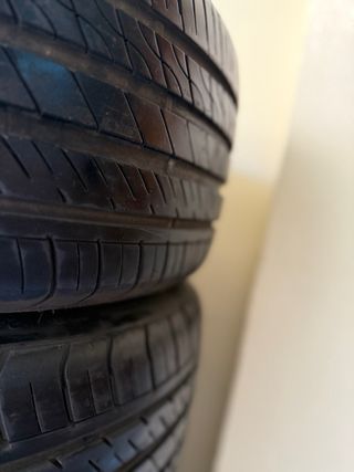 4 Neumáticos 245/35R19 93W XL