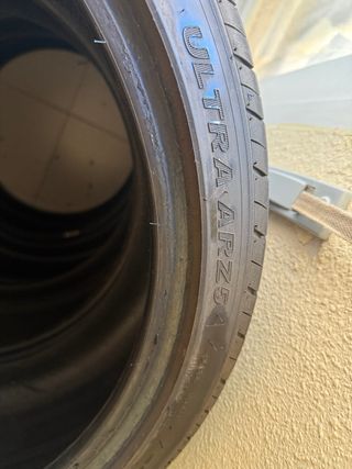 4 Neumáticos 245/35R19 93W XL