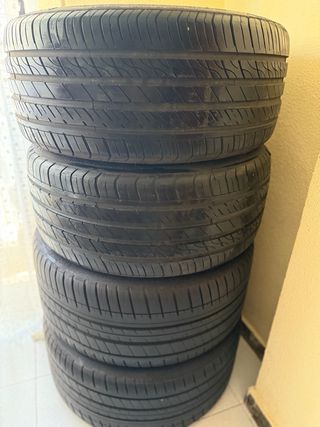 4 Neumáticos 245/35R19 93W XL