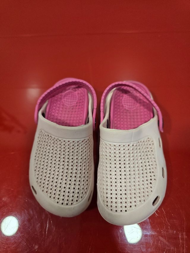 Zuecos piscina niña talla 27