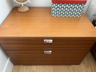 conjunto cama con arcon y mesillas de madera