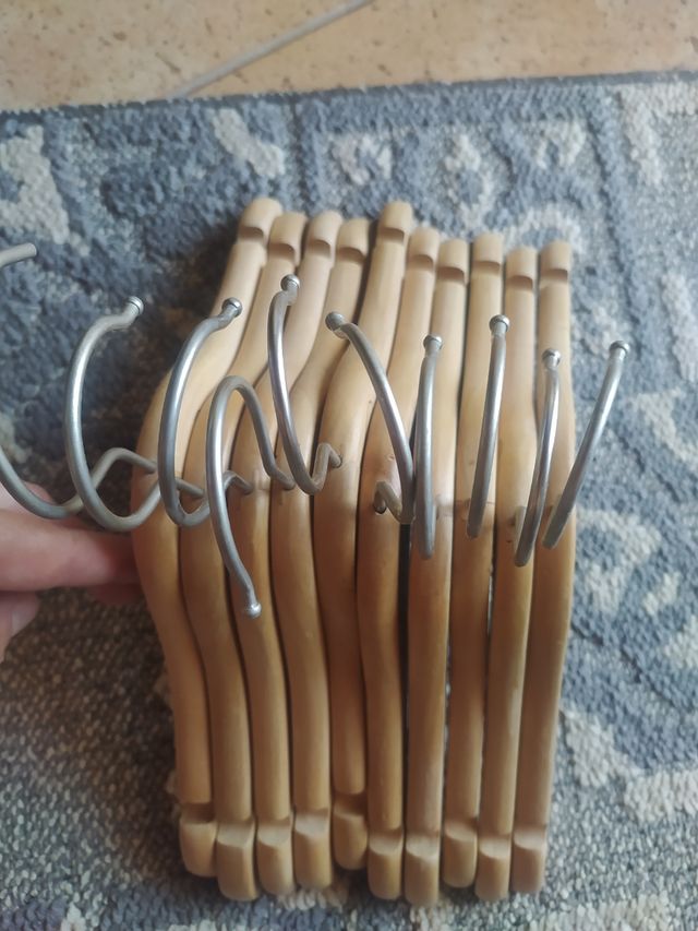 N. 10 grucce in legno neonato