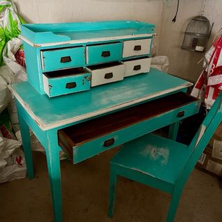 Escritorio vintage turquesa