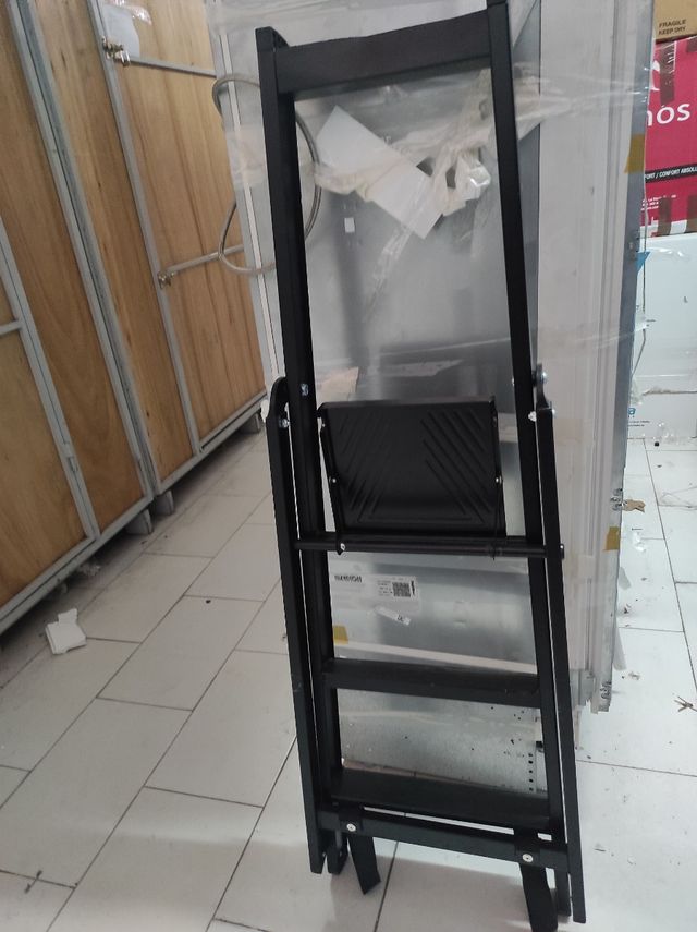 Escalera 3 peldaños plegable