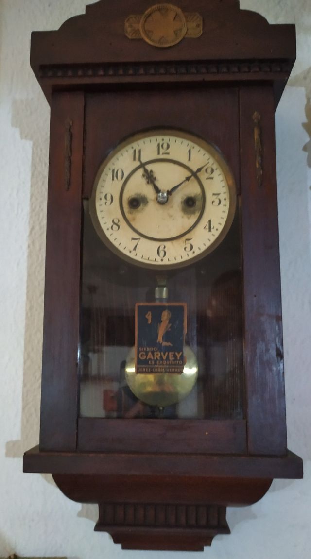 Reloj antiguo de pared
