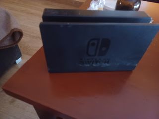 Nintendo Switch - Azul y Rojo con un juego me urge