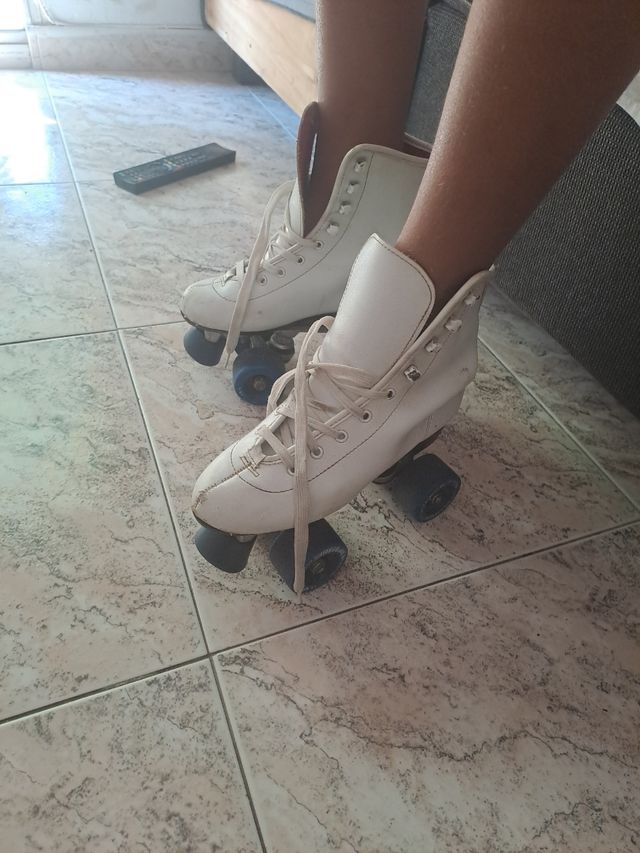 Patines 4 ruedas clásicos regalo funda azul