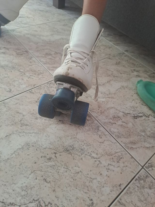 Patines 4 ruedas clásicos regalo funda azul