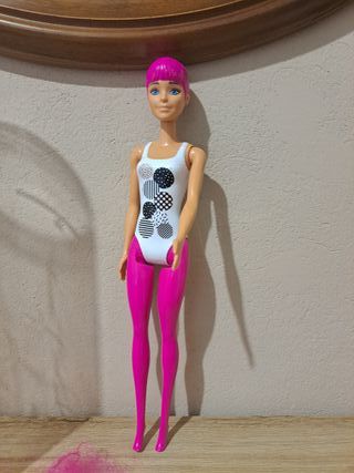 Barbie Color Reveal - Bambola